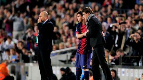 Tito Vilanova y Leo Messi durante un partido del Barcelona