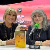 Julia Otero con la escritora Mariana Enríquez