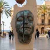 La escultura donada por los veterinarios de Alicante 