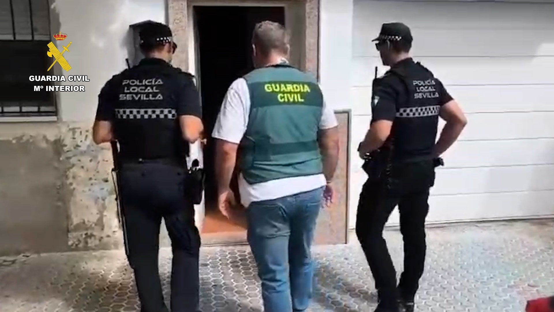 La Guardia Civil libera a 22 mujeres extranjeras obligadas a ejercer la prostitución en varias provincias La Guardia Civil libera a 22 mujeres extranjeras obligadas a ejercer la prostitución en varias provincias