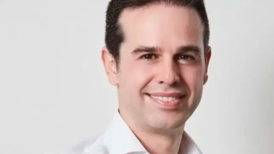 Cesar Mart&iacute;n, presidente de ARHOE