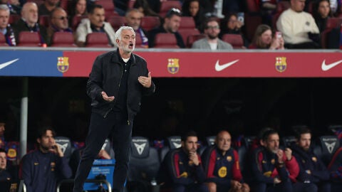 Jos&eacute; Mourinho en el Camp Nou