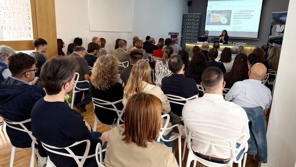 La Vega Baja estrena web turística y entrega los primeros distintivos del Club de Producto Gastronómico