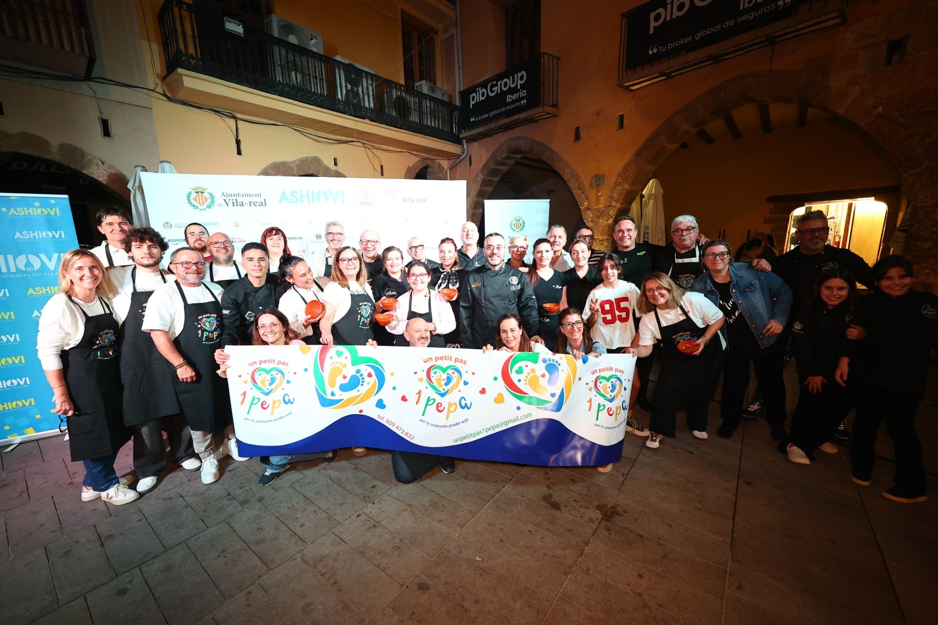 Vila-real reparte 1.100 raciones de Olla de la Plana en una degustación solidaria a beneficio de Un Petit Pas. Vila-real reparte 1.100 raciones de Olla de la Plana en una degustación solidaria a beneficio de Un Petit Pas.