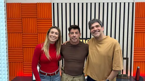 Adrián Lastra con Eva Soriano y Nacho García en 'Cuerpos especiales' Adrián Lastra con Eva Soriano y Nacho García en 'Cuerpos especiales'