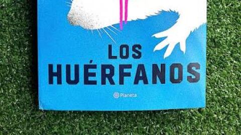 Portada del libro "Los hu&eacute;rfanos" de Carmen Mola