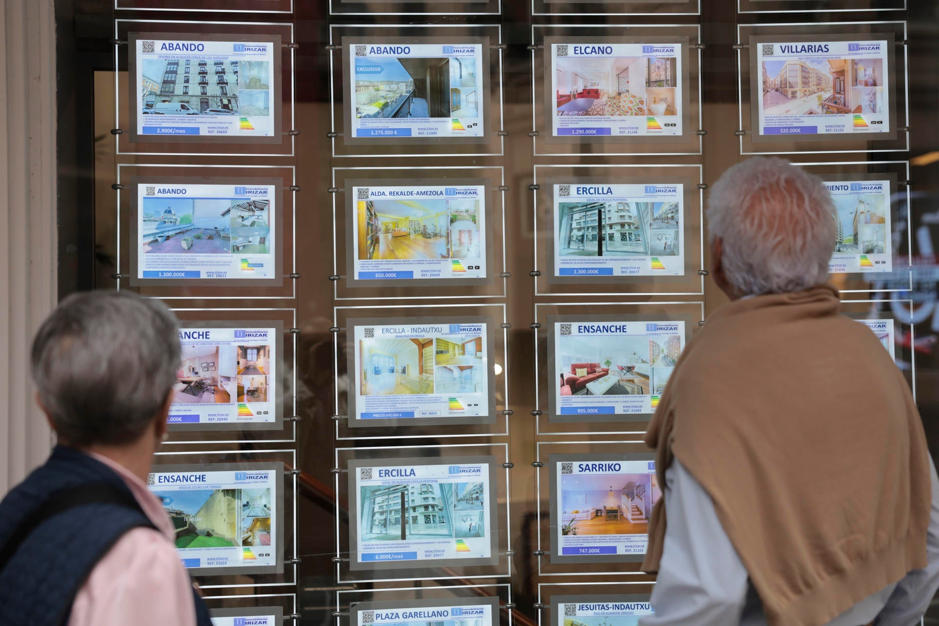 Cuánto tienes que ganar al mes para que el banco te conceda una hipoteca de 180.000 euros Cuánto tienes que ganar al mes para que el banco te conceda una hipoteca de 180.000 euros