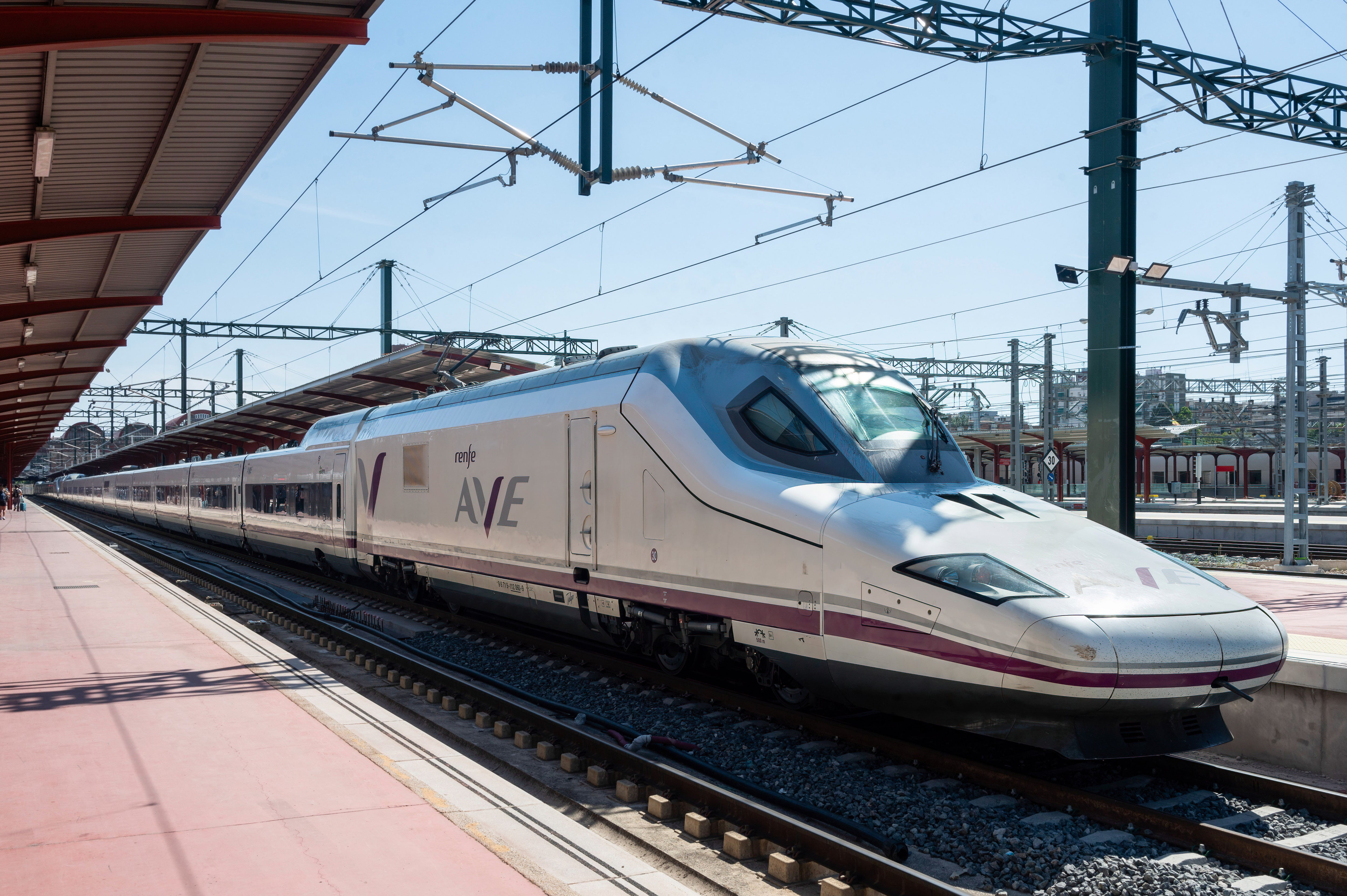 Imagen de archivo de un tren de Alta Velocidad. Imagen de archivo de un tren de Alta Velocidad.