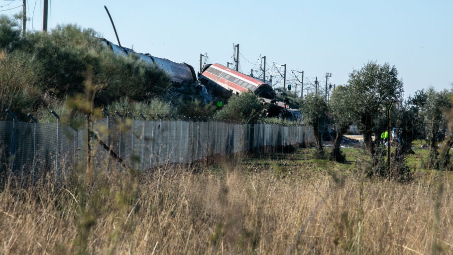 Uno de los trenes accidentados, a 28 de octubre de 2026, en Urda, Toledo, Castilla-La Mancha (Espa&ntilde;a). Dos trenes han colisionado en la ma&ntilde;ana de este mi&eacute;rcoles, 28 de octubre, en la estaci&oacute;n de la localidad toledana de Urda. En el lugar est&aacute;n trabajando bomberos de los parques de Alc&aacute;zar de San Juan y Orgaz, Protecci&oacute;n Civil de varios pueblos de los alrededores, tres helic&oacute;pteros sanitarios y dos UVI.