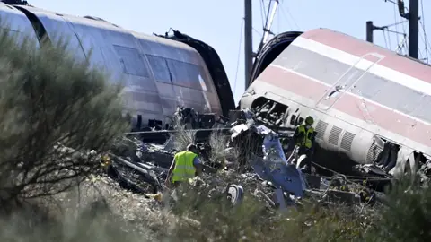 Imagen de los estragos del accidente de tren en Urda. Imagen de los estragos del accidente de tren en Urda.