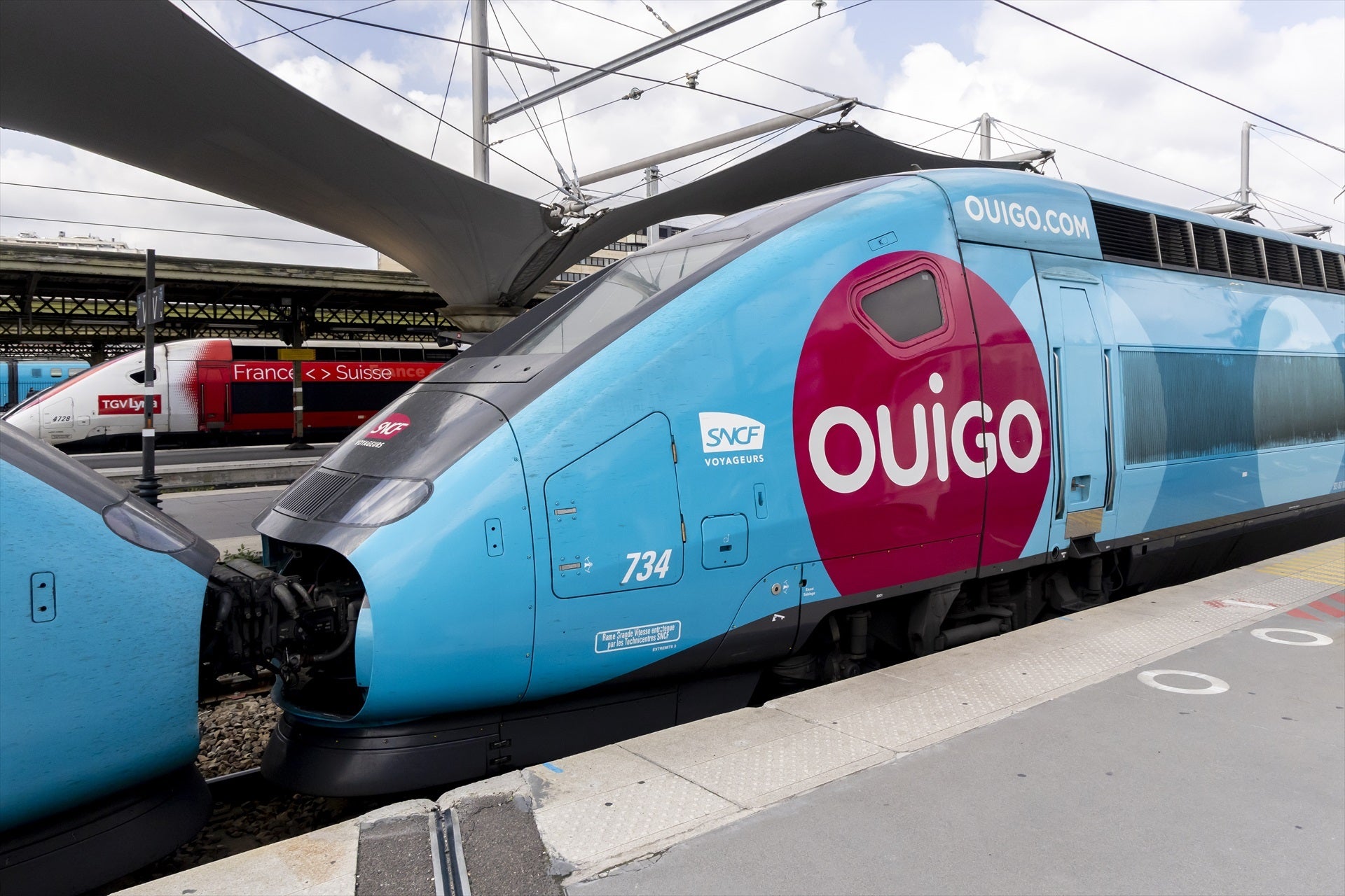 Imagen de archivo de un tren Ouigo Imagen de archivo de un tren Ouigo