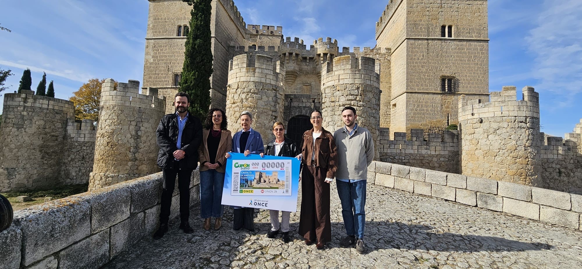 El Castillo de Ampudia, considerado el mejor castillo palentino, protagoniza el cupón de la ONCE El Castillo de Ampudia, considerado el mejor castillo palentino, protagoniza el cupón de la ONCE