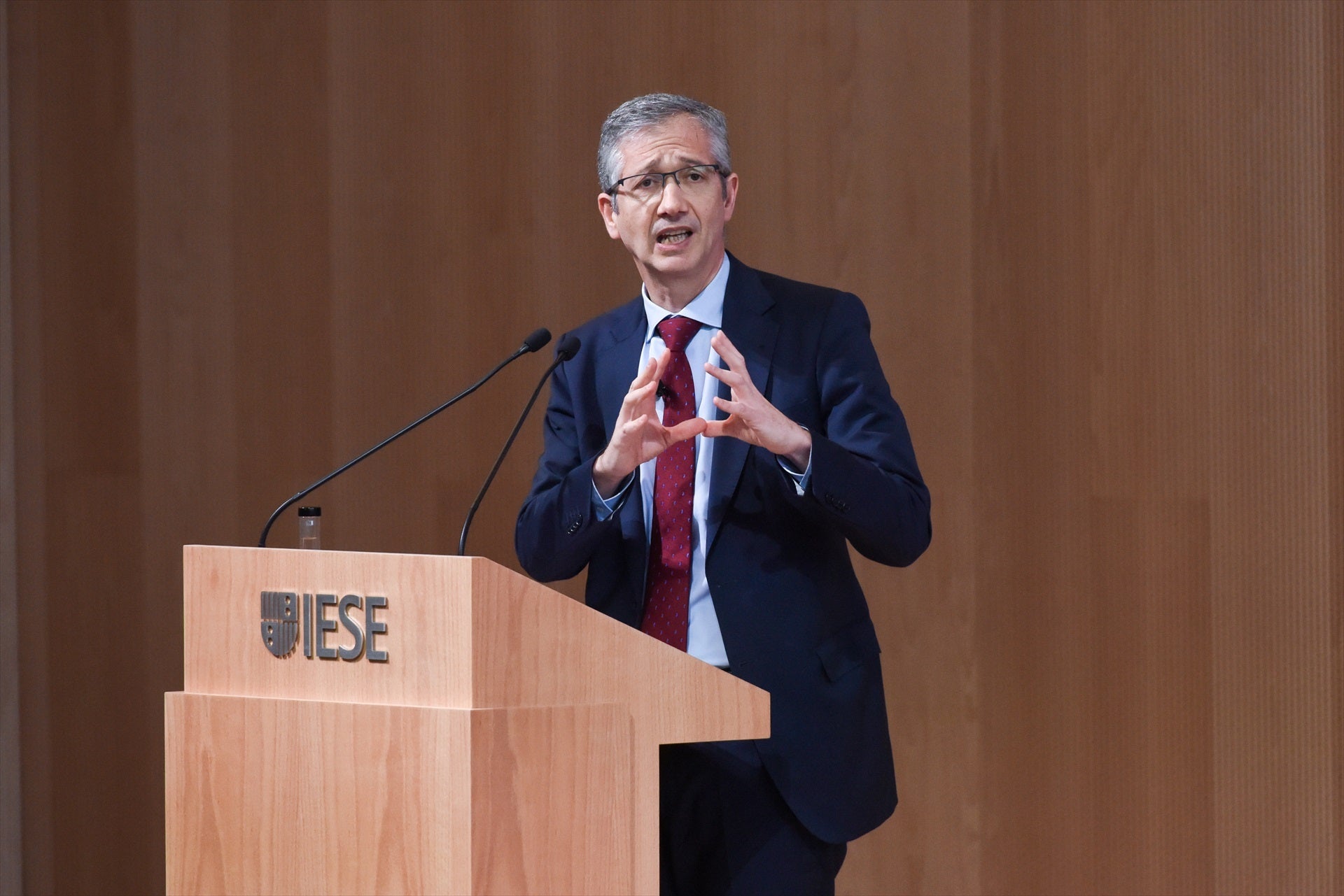 Las razones por las Pablo Hernández de Cos puede ser el próximo presidente del BCE: "Por eso un español puede optar a ese puesto clave" Las razones por las Pablo Hernández de Cos puede ser el próximo presidente del BCE: "Por eso un español puede optar a ese puesto clave"
