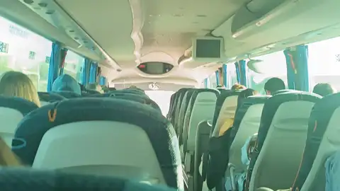 Autobús en el que han ido usuarios del Avant hasta Madrid Autobús en el que han ido usuarios del Avant hasta Madrid