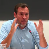 El ministro Óscar Puente, durante su comparecencia para dar explicaciones sobre el accidente de Urda/ ondacero.es El ministro Óscar Puente, durante su comparecencia para dar explicaciones sobre el accidente de Urda/ ondacero.es