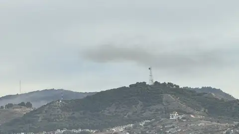 una explosión en una fábrica de municiones provoca una intensa columna de humo una explosión en una fábrica de municiones provoca una intensa columna de humo/ @Asvogra